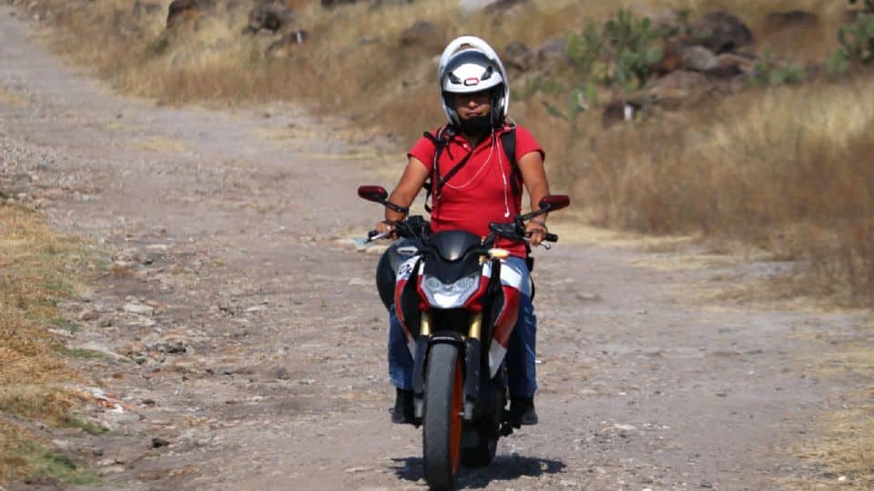 IMÁGENES FUERTES: ratero roba moto y la pone a la venta, su víctima se hace pasar por comprador y lo golpea brutalmente