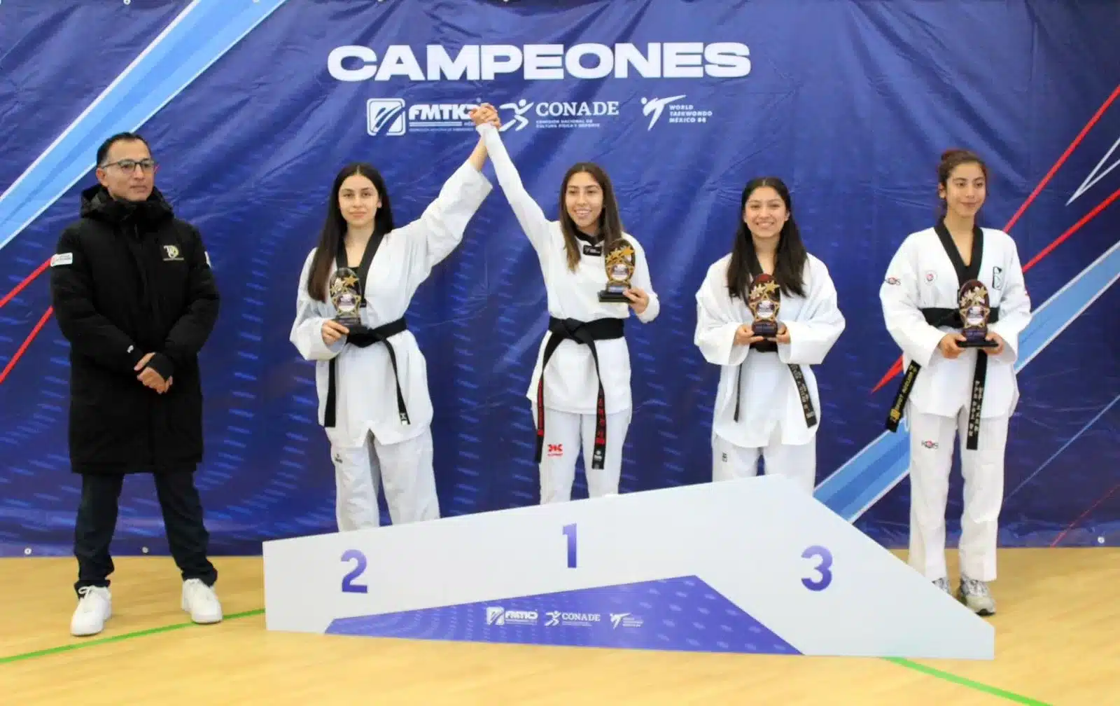  Triunfan taekwondoínes queretanos en torneo Grand Slam