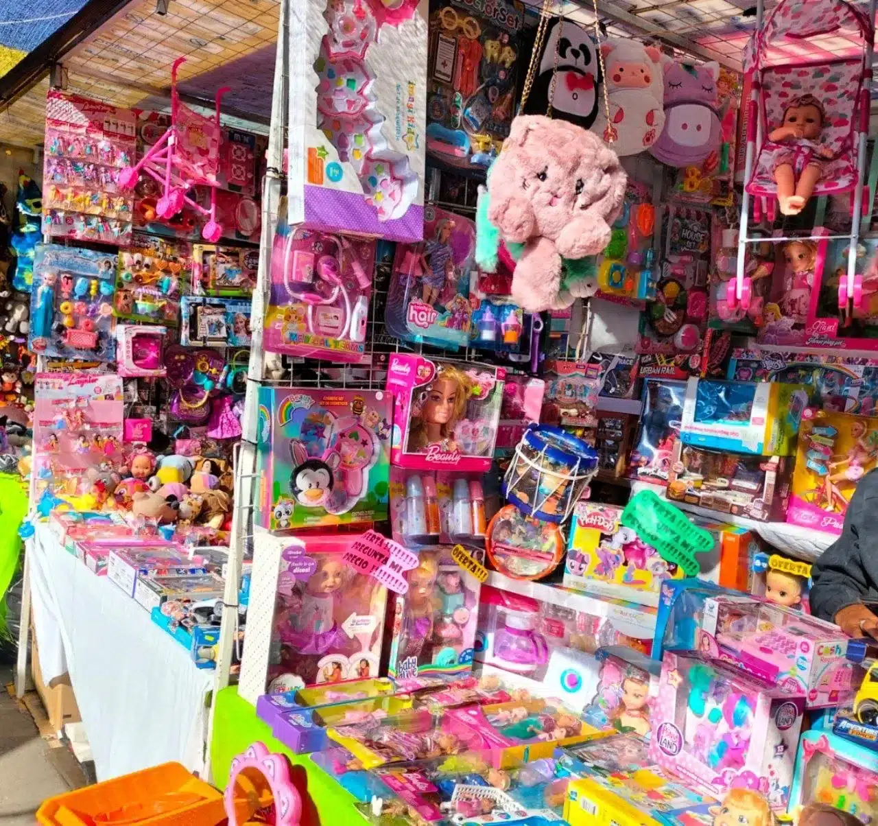  «Reyes Magos Preparan Carteras: Gastos de Regalos Oscilan entre dos y 5 Mil Pesos por Niño»