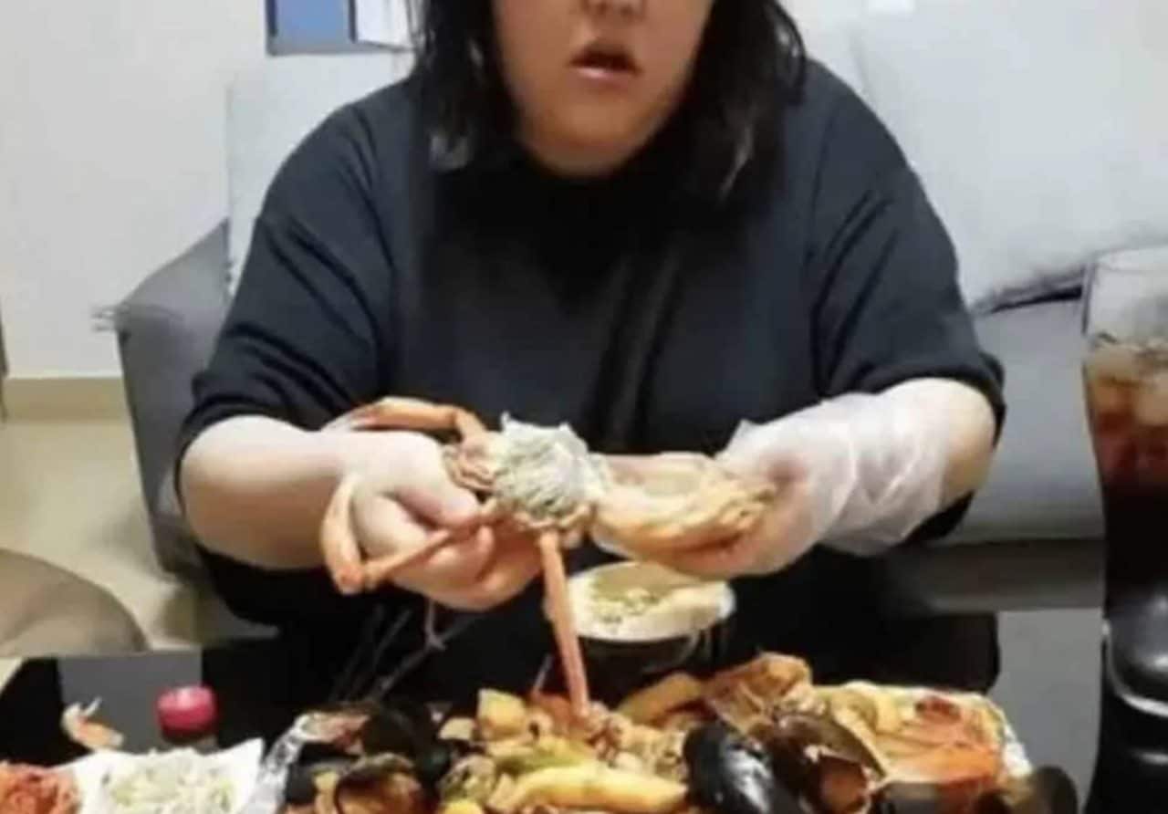 Impactante: Influencer Muere en Vivo Mientras&hellip;