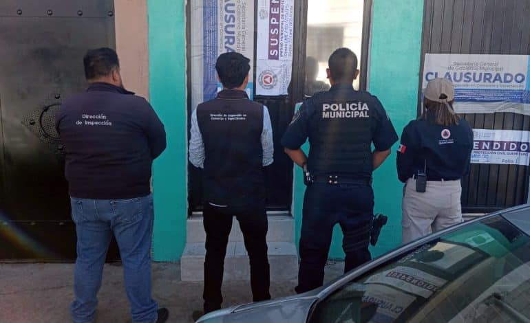 Clausuran tienda en San Pablo por venta de alcohol sin permisos; decomisan 78 caguamas