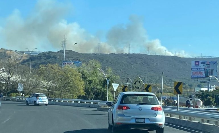 Nuevo incendio en el Cerro El Ermitaño moviliza a brigadas forestales y Protección Civil