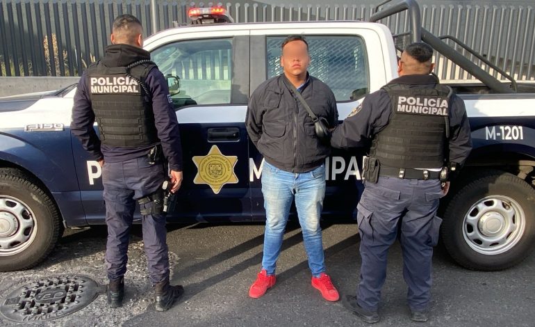 Detenido en La Sierrita: Usaba sirena en su camioneta Volkswagen para simular ser vehículo oficial; fue interceptado en 5 de Febrero y puesto a disposición de la Fiscalía