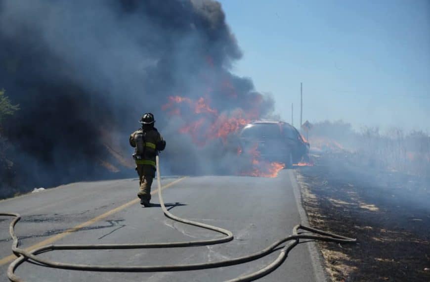 Fuerte incendio consume camioneta en la…