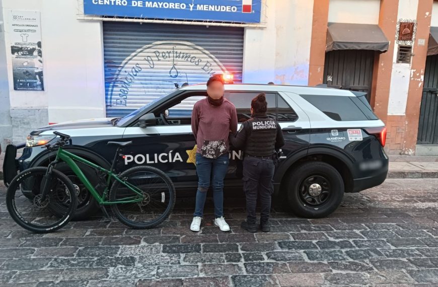 🔴 ¡INSÓLITO EN EL CENTRO! 🚨 Pareja es…