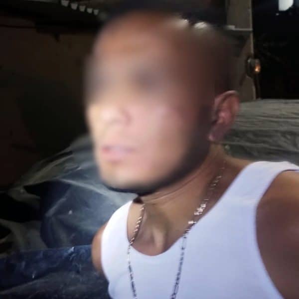 🚨 ¡Lo cachan armado afuera de un evento&hellip;