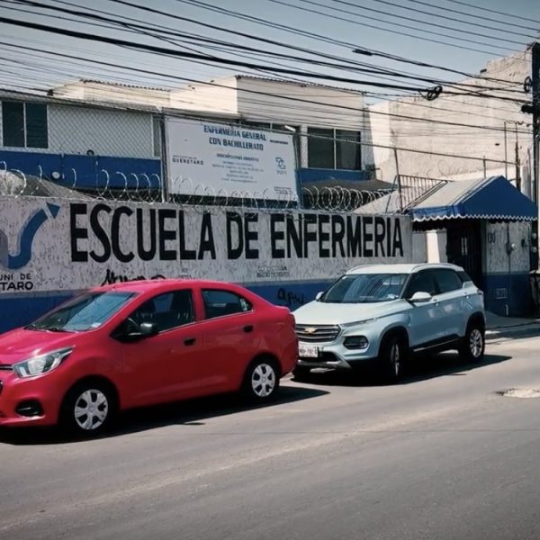 Más de 20 egresadas de enfermería denuncian a…