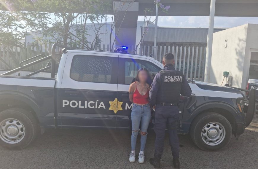 ¡Cae mujer con auto robado en San Pedro…