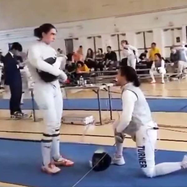 ⚔️💥 ¡SE ARRODILLA Y SE NIEGA A PELEAR!:&hellip;