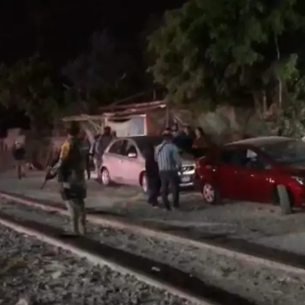 🚨 ¡TERROR EN LAS VÍAS! 🚂 Tren embiste&hellip;