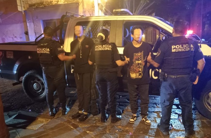 🚨 Detenidos en el Centro Histórico tras romper…