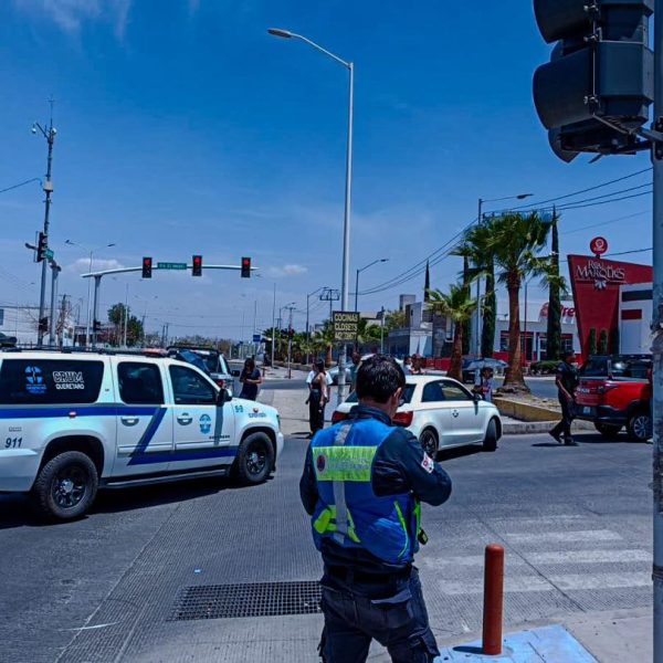 Por un segundo de distracción: motociclista es atropellado…