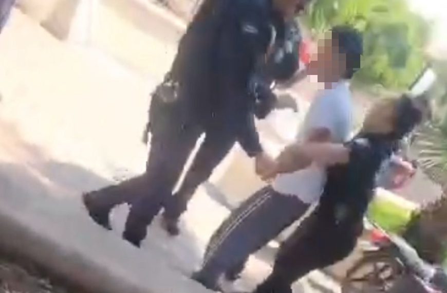 🚨 ¡ESCÁNDALO EN HUIMILPAN! Policía somete brutalmente a…