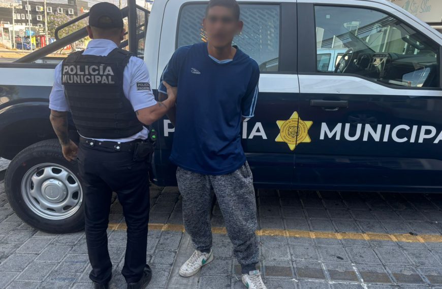 ¡Lo cachan con las manos en…