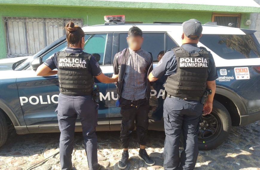 Hombre amaga al guardia de una bodega con&hellip;