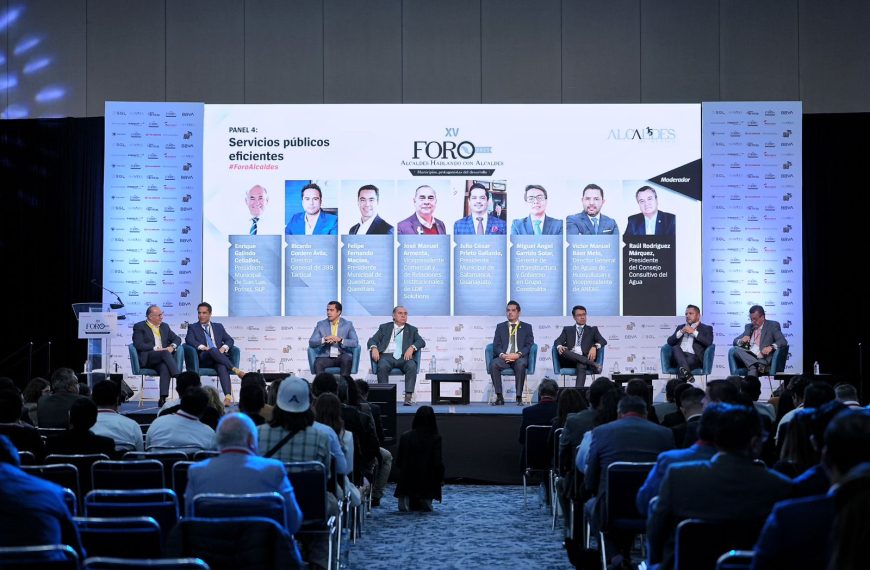 Felifer Macías presenta avances del Plan…