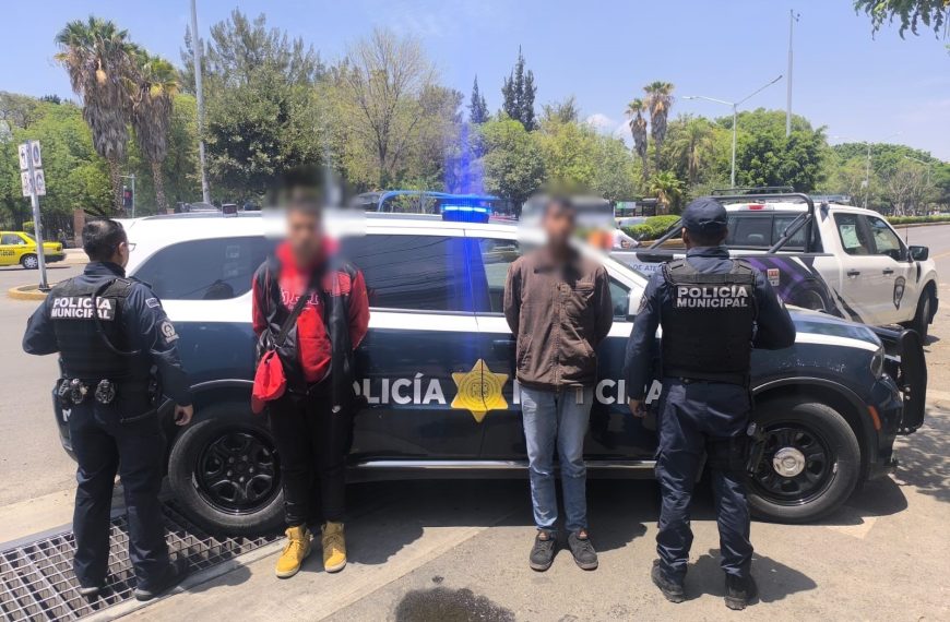 🔒 ¡Circulaban en moto robada y…