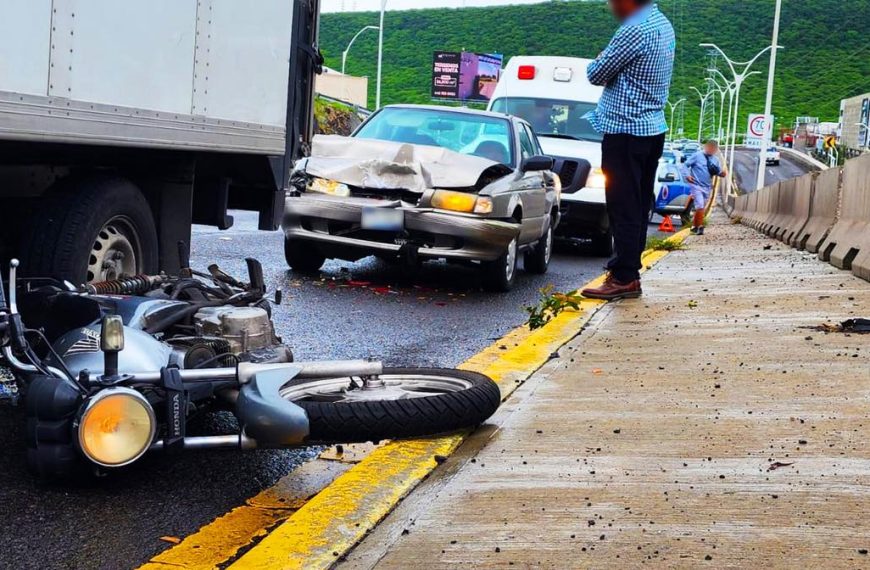 Automóvil impacta a motociclista en el…