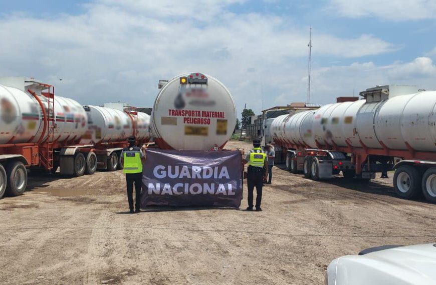 ¡Tráileres llenos de huachicol! 189 mil…