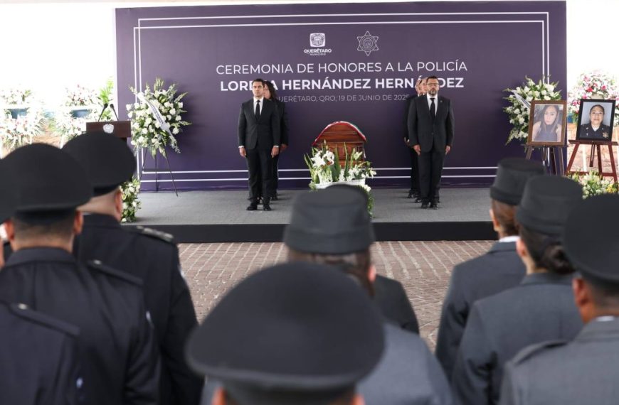 👮‍♀️ Despiden con honores a la…