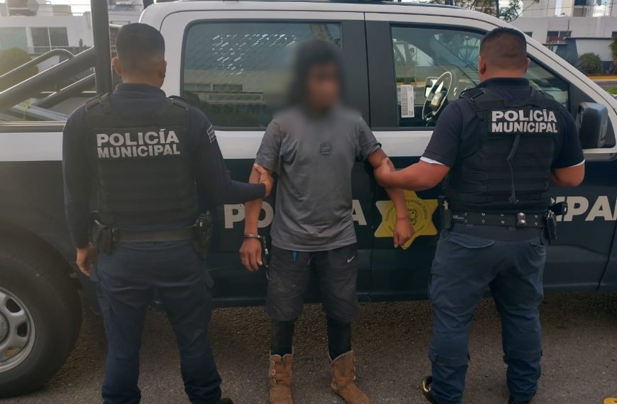 ¡Lo cacharon robando tubos de una…