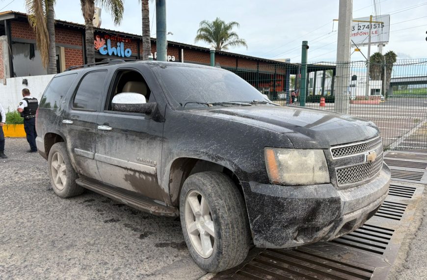 🚨 ¡Narcofuga en Querétaro! Abandonan camioneta…