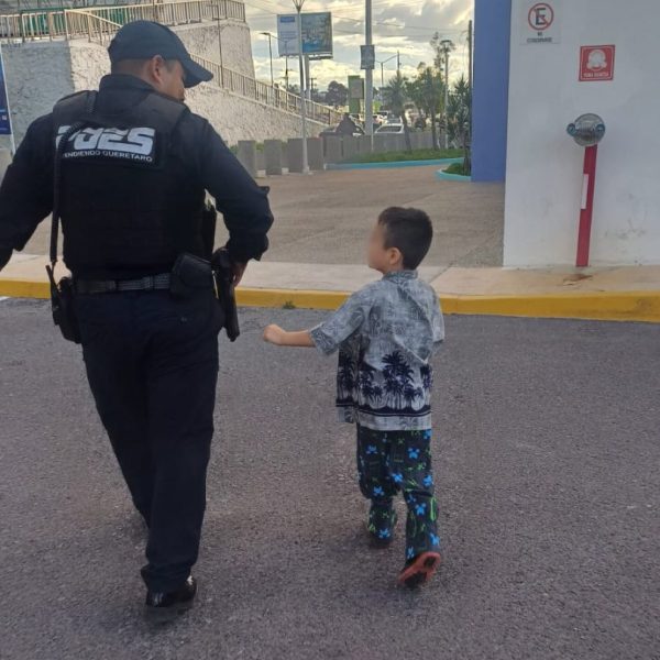 🚨 Policía Estatal rescata a niño de 4…