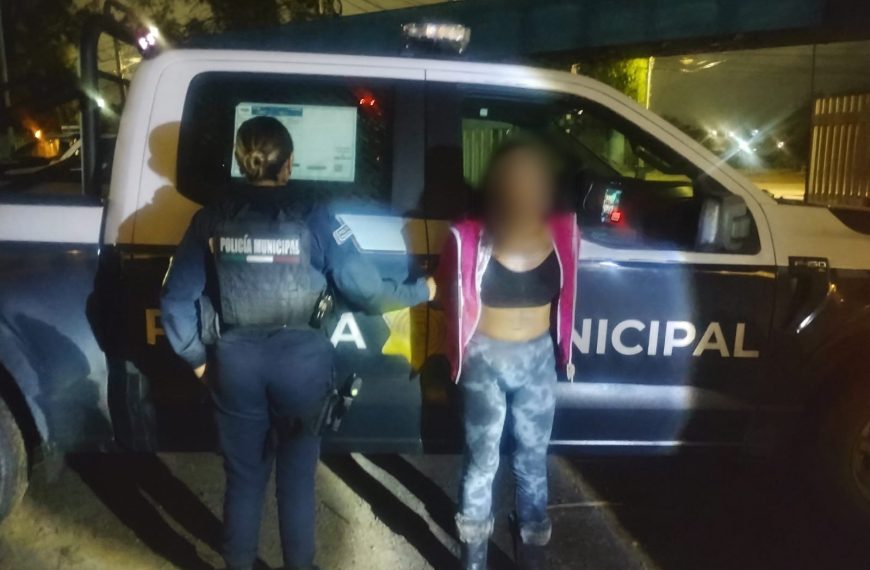 🚨 Mujer es detenida por narcomenudeo…