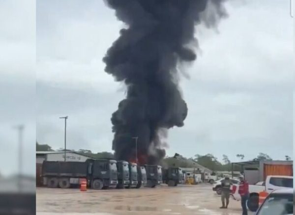💥 ¡Explota pipa en el Tren Maya! Incendio…