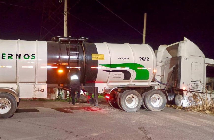 📰 Abandonan pipa con 28 mil litros de…