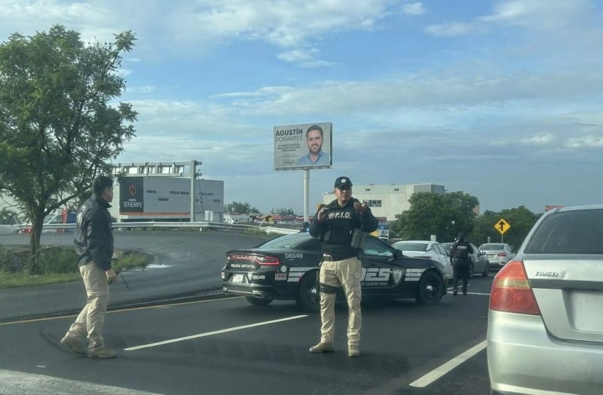 🚨 ¡Accidente en Fray Junípero Serra! 🚗💥 Camioneta…