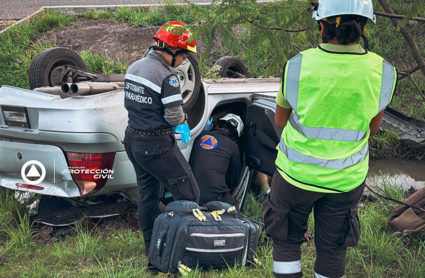 🚗💥 ¡Impresionante volcadura en El Marqués!…