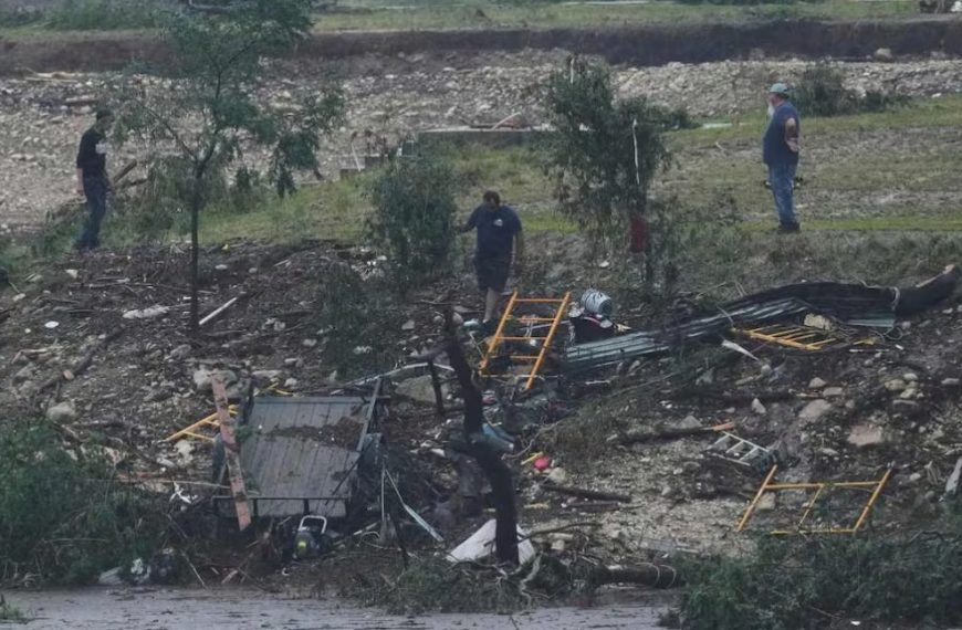 🌊💔 ¡TRAGEDIA EN TEXAS! Suben a 27 los…