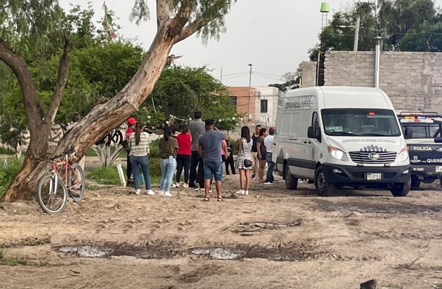 Muere hombre mientras tomaba con amigos en baldío…