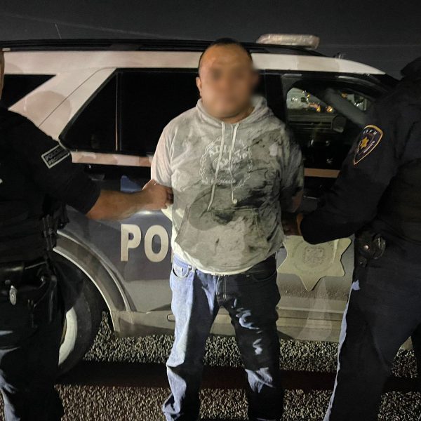 🚨¡Intentó huir pero lo atraparon! Detienen a sujeto&hellip;