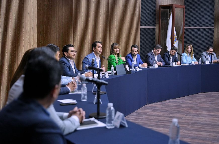 🚨 Felifer Macías encabeza Parlamento Abierto…