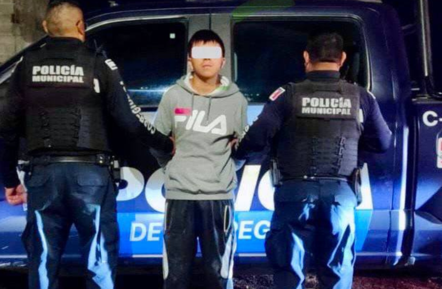 Detienen a joven en Corregidora por romper parabrisas…