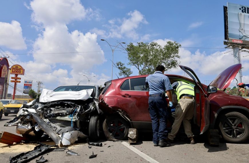 🚨🚗 Choque en Paseo Constituyentes a…
