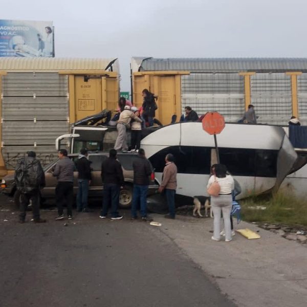 🚨🚂 Tragedia en Atlacomulco: tren arrolla autobús y…