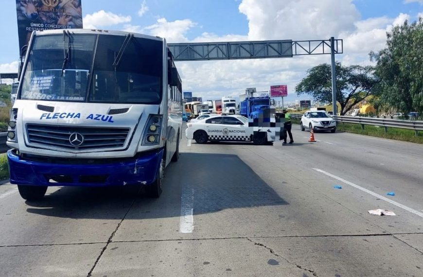 🚨 ¡Joven es embestido por autobús…