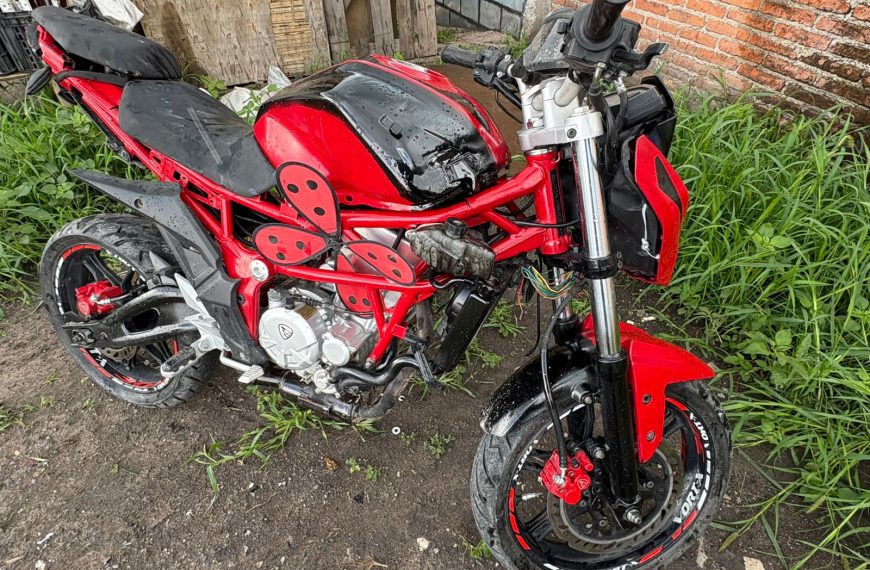 🚨🏍️ ¡Lo pescaron en la 57!…