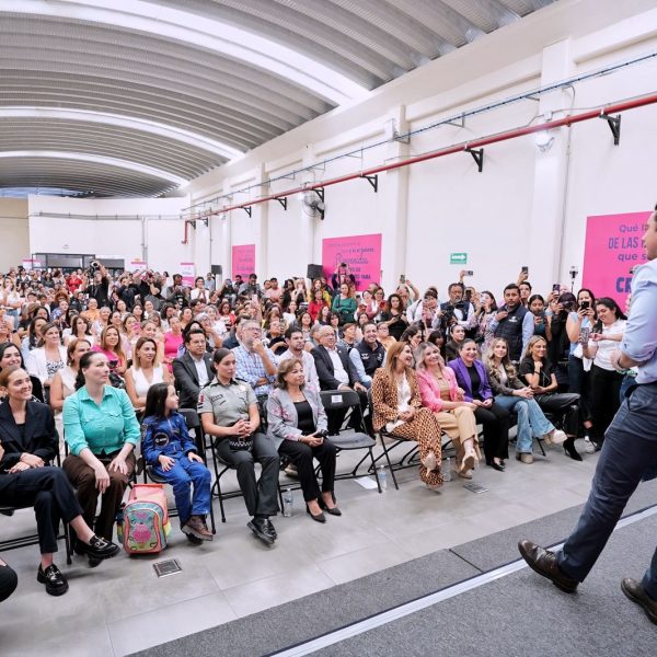 👩‍🦰✨ Felifer Macías inaugura el Centro de Empoderamiento…