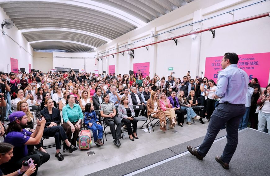 👩‍🦰✨ Felifer Macías inaugura el Centro…