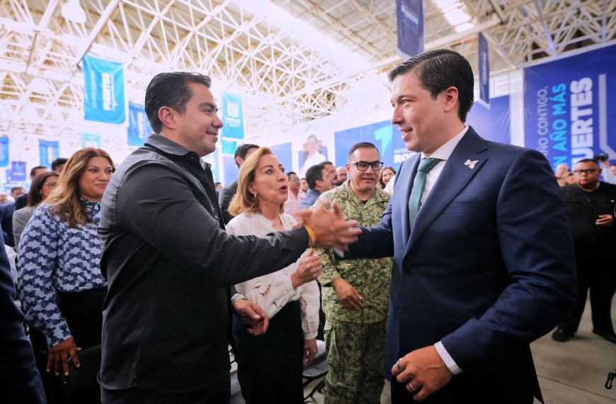 🤝👔 Felifer Macías acompaña a Rodrigo…