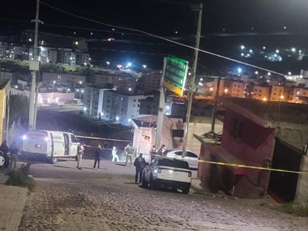🔴 Brutal riña en San José El Alto…