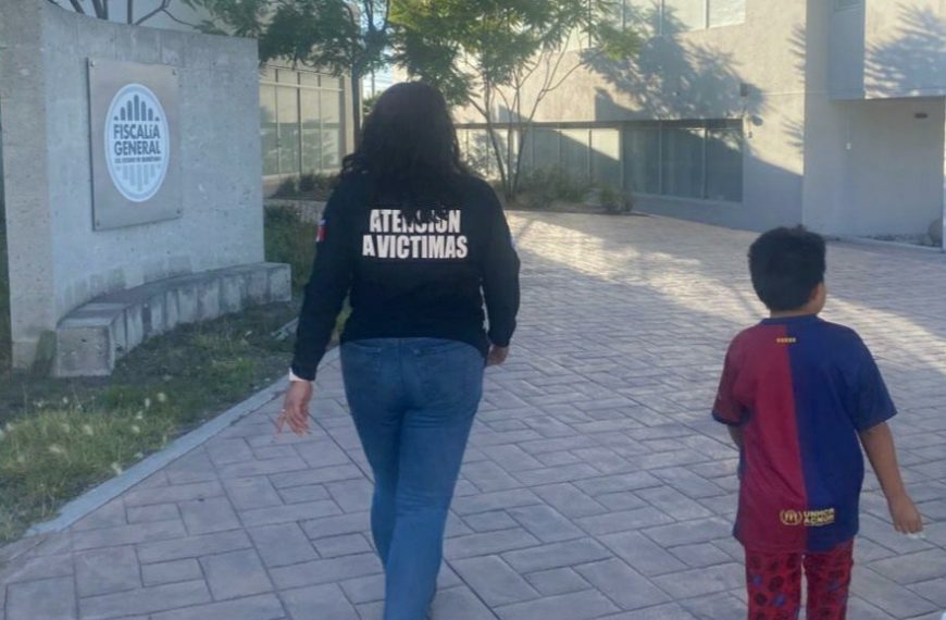 🚨 Dos mujeres intentan subir a&hellip;