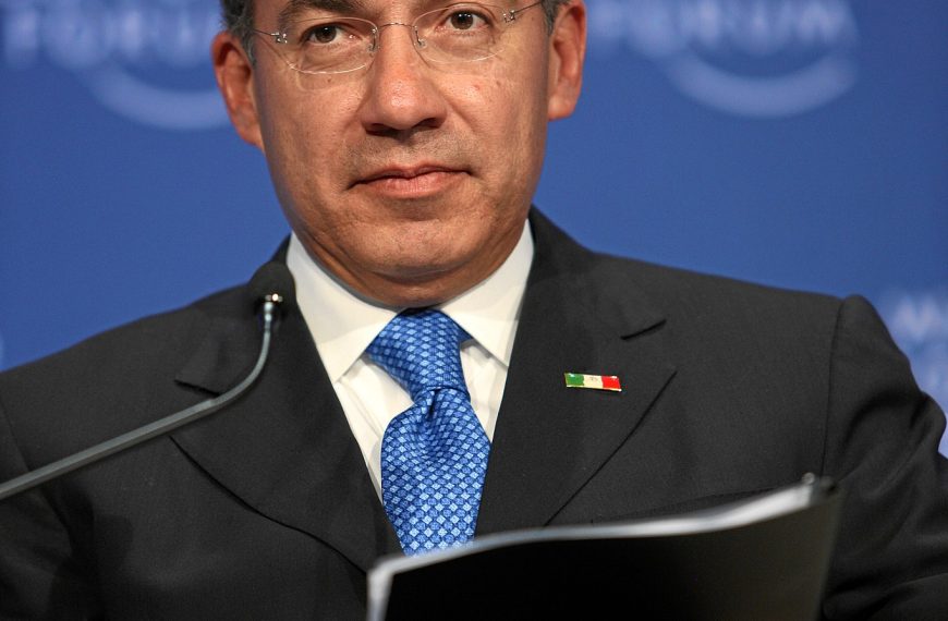 🔵🇲🇽 Felipe Calderón alista su regreso…
