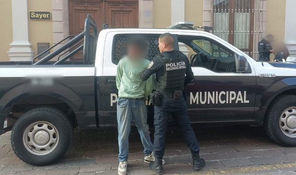 🧢🚨 ¡Ladrón de sombreros detenido en pleno Centro…