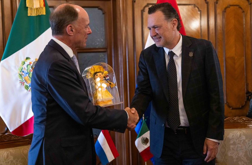 🌎 Mauricio Kuri refuerza lazos con…