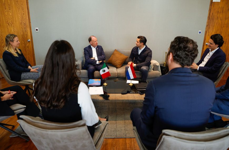 🌎 Felifer Macías impulsa la proyección…